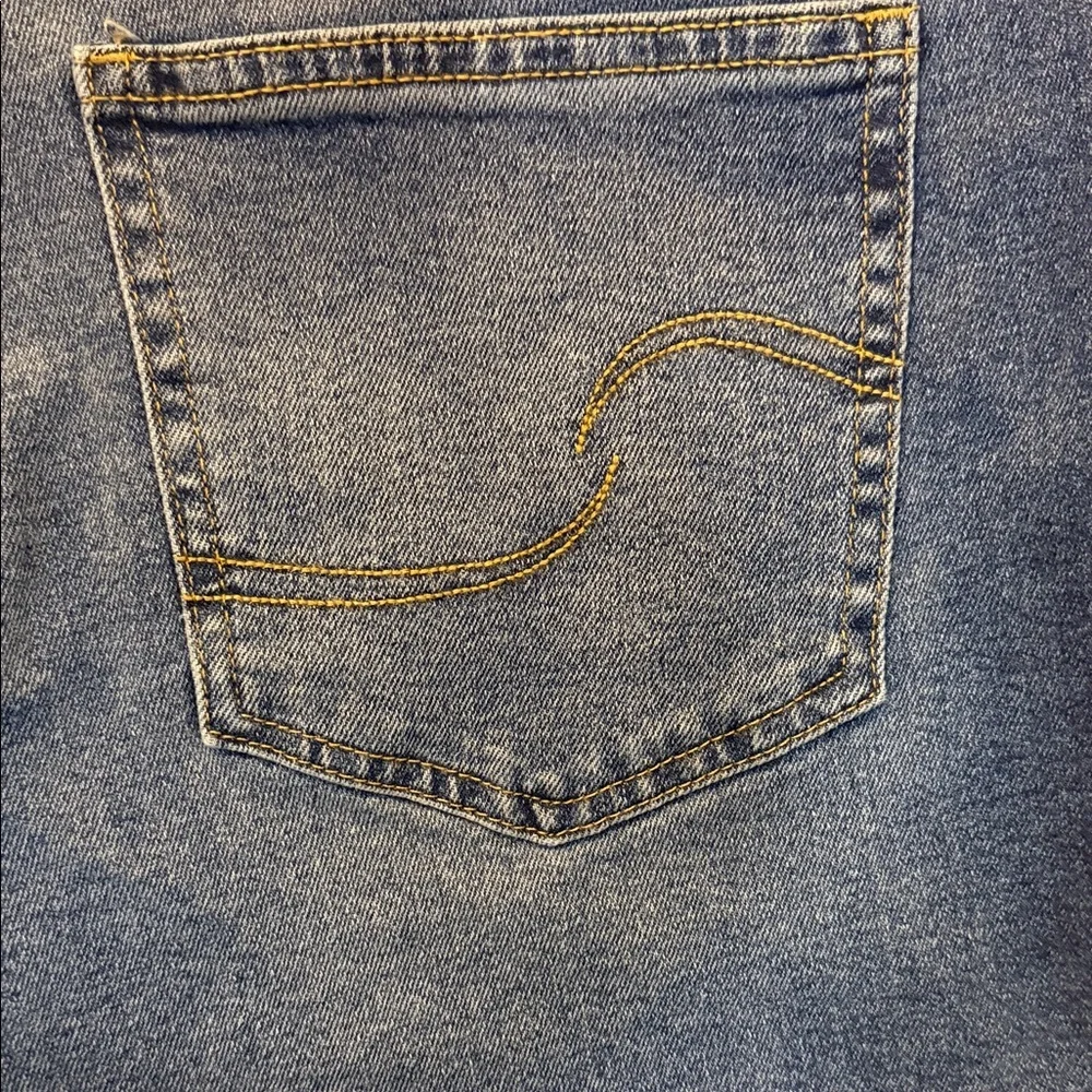 3/$20 Signature by Levi Strauss Blue Denim Pearl Rhinestone Heritage Jean Shorts - Picture 4 of 11